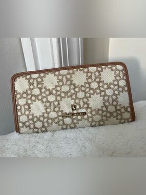 Spartina 449 Cream and Brown Patterned Zip Wallet